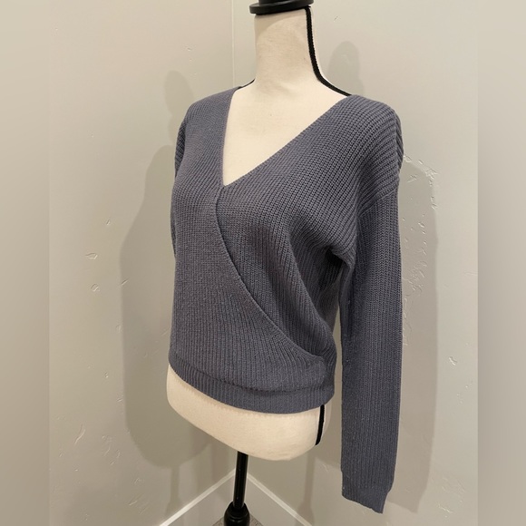 Knit sweater, front wrap, v-neck, size medium, in dark lavender, fitted. GUC. - Picture 3 of 6